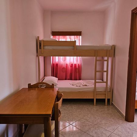 City Center Gjordeni Apartments Ксамил Екстериор снимка