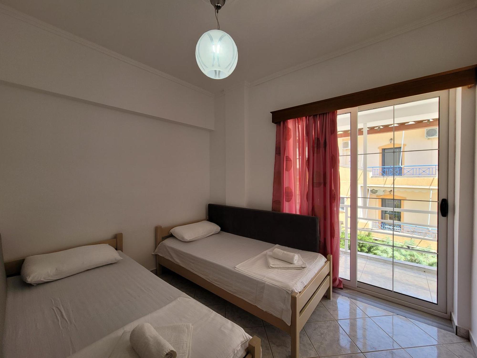 City Center Gjordeni Apartments Ксамил Екстериор снимка