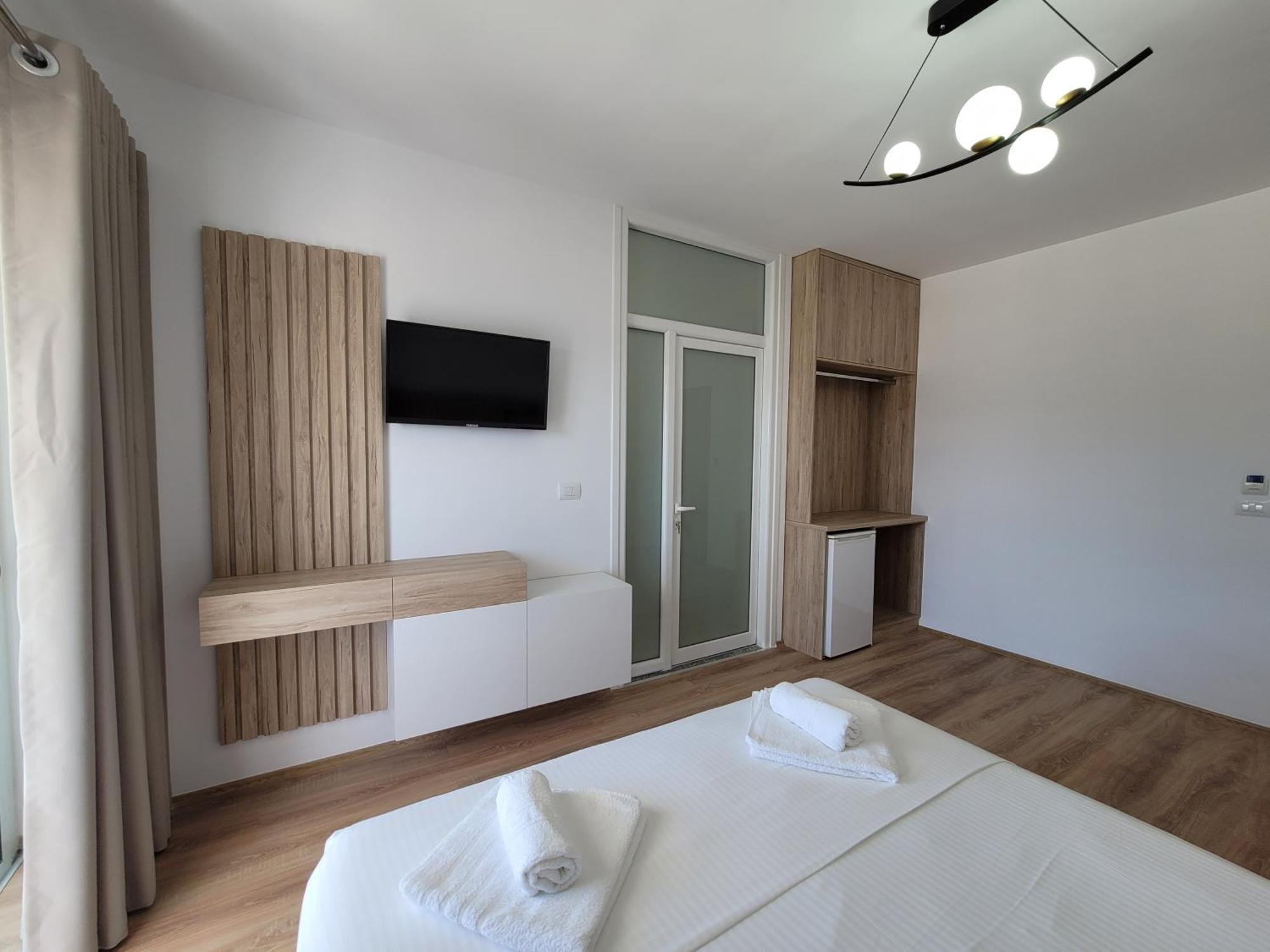 City Center Gjordeni Apartments Ксамил Екстериор снимка