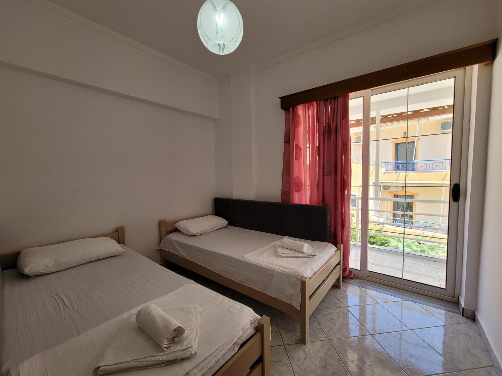 City Center Gjordeni Apartments Ксамил Екстериор снимка