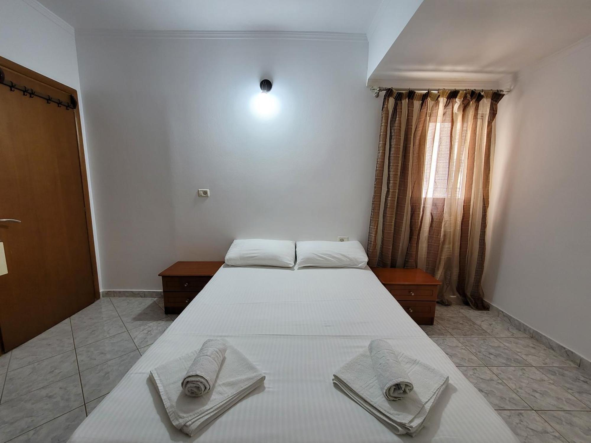 City Center Gjordeni Apartments Ксамил Екстериор снимка
