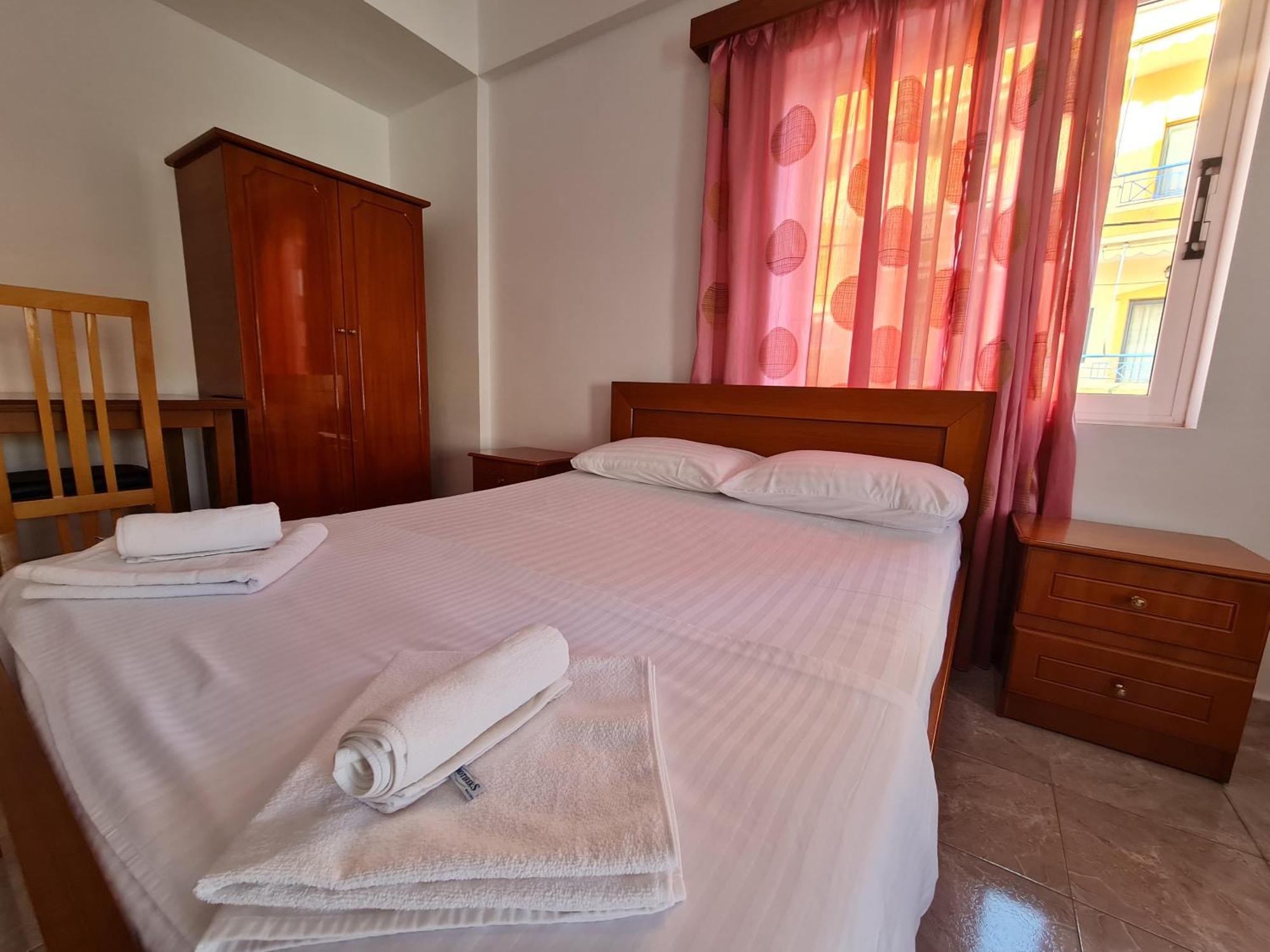 City Center Gjordeni Apartments Ксамил Екстериор снимка