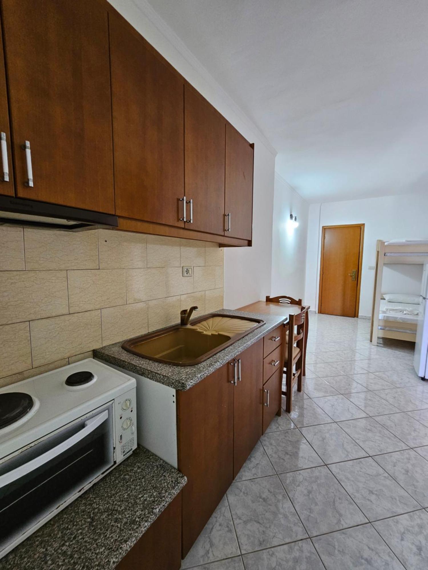 City Center Gjordeni Apartments Ксамил Екстериор снимка