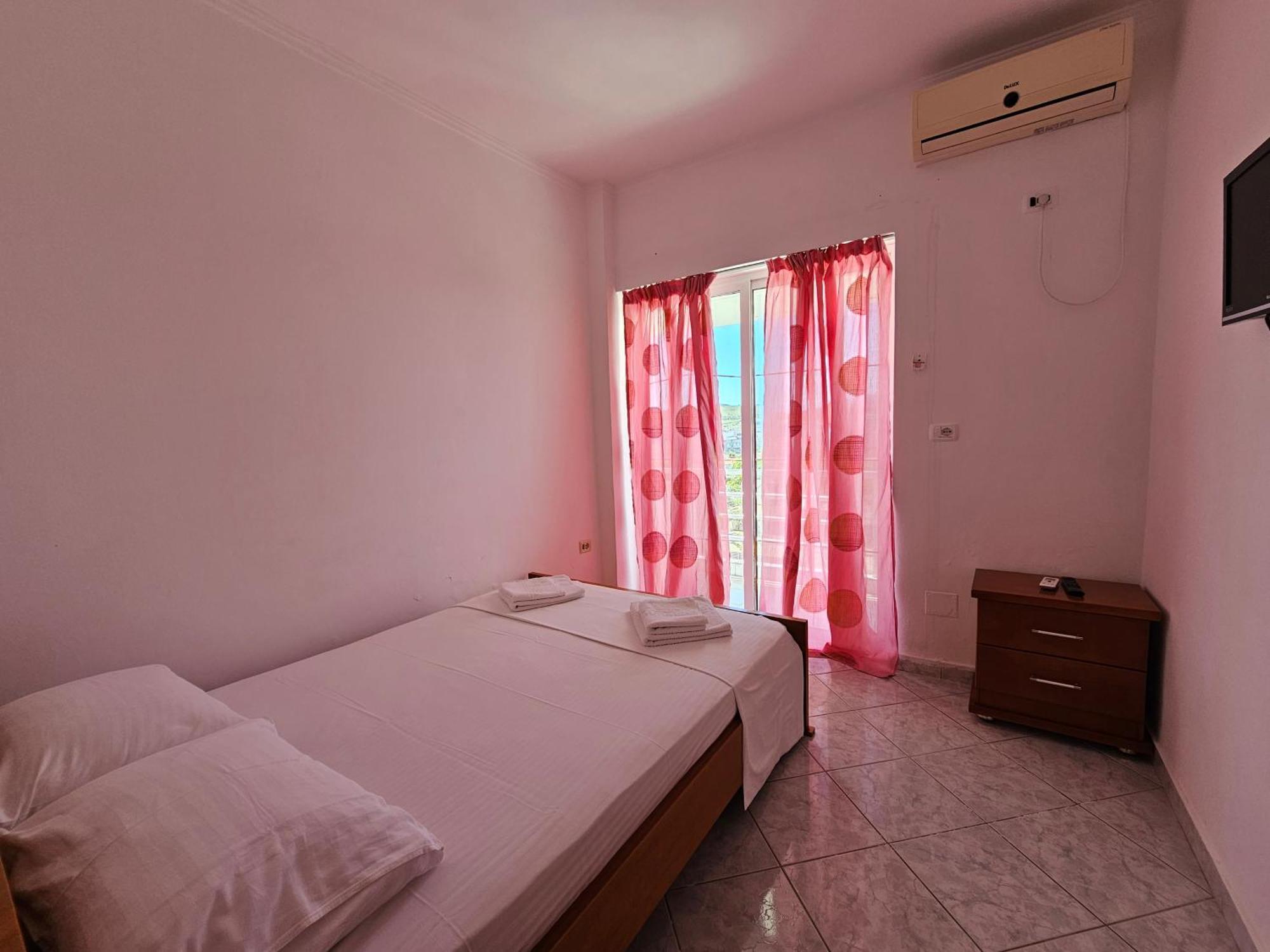 City Center Gjordeni Apartments Ксамил Екстериор снимка