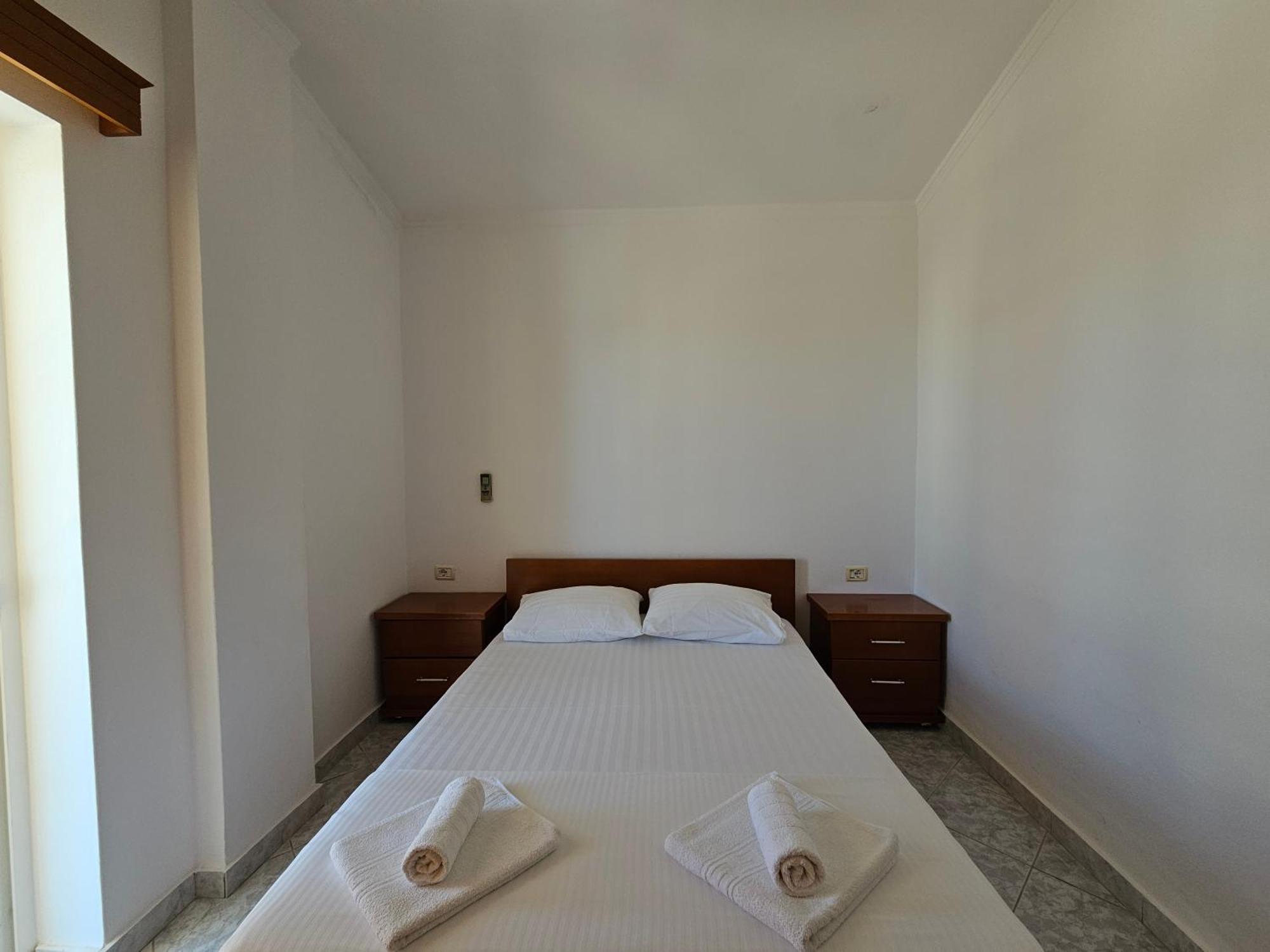 City Center Gjordeni Apartments Ксамил Екстериор снимка