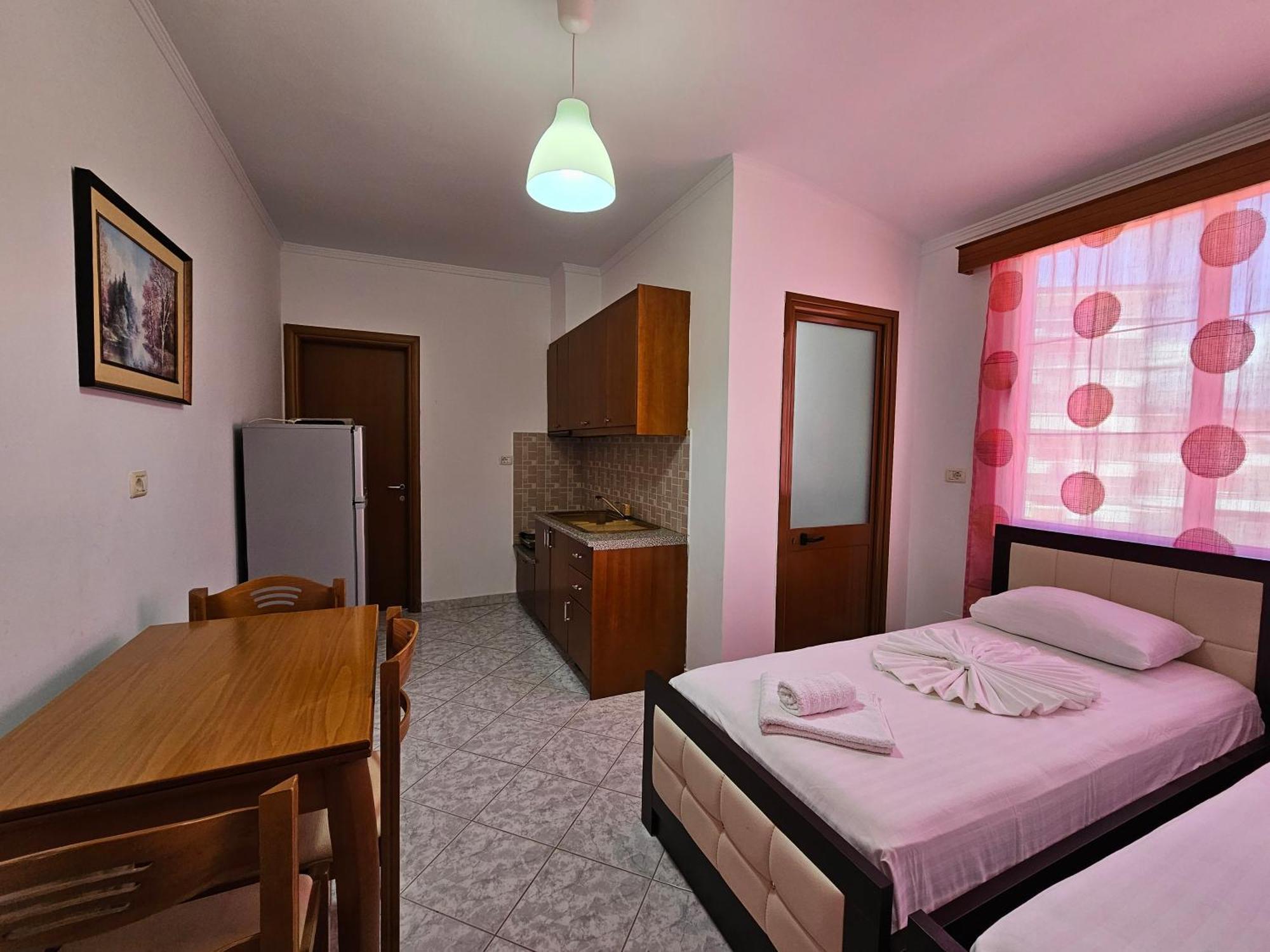 City Center Gjordeni Apartments Ксамил Екстериор снимка
